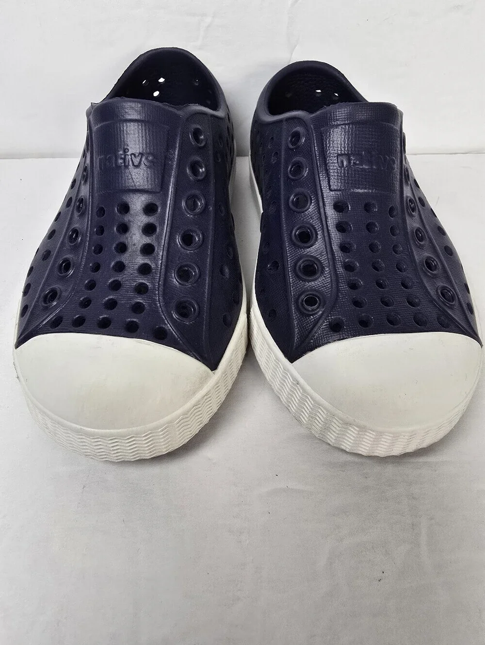 Native Kids Jefferson Navy Slip-On Water-Resistant Shoes with White Toe Size 6